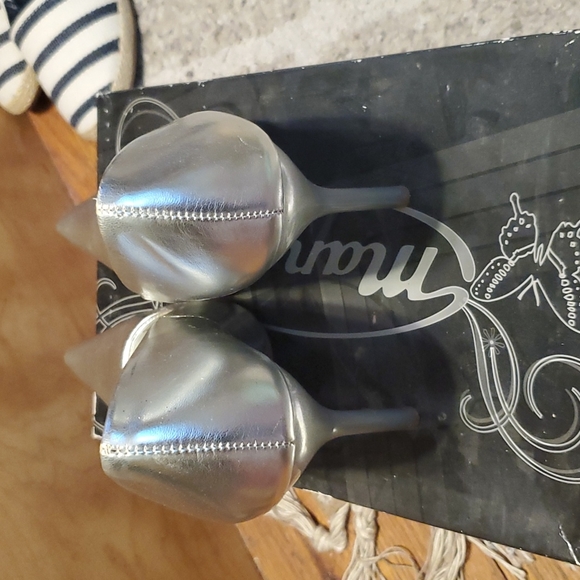 Shoes - Picture 3 of 5